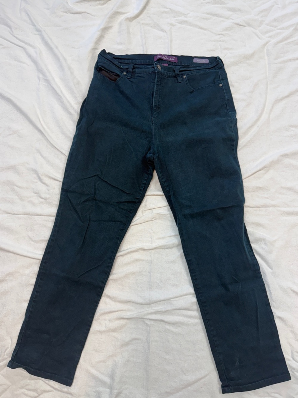 Gloria Vanderbilt Straight Leg Jeans in Dark Navy